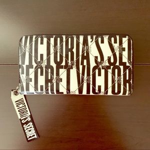 VICTORIA SECRET WALLET